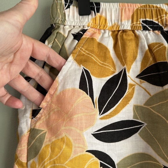 Rachel Zoe Linen Shorts Floral Hawaiian Print Comfy Elastic Waist Beaded Tie M - Picture 3 of 11